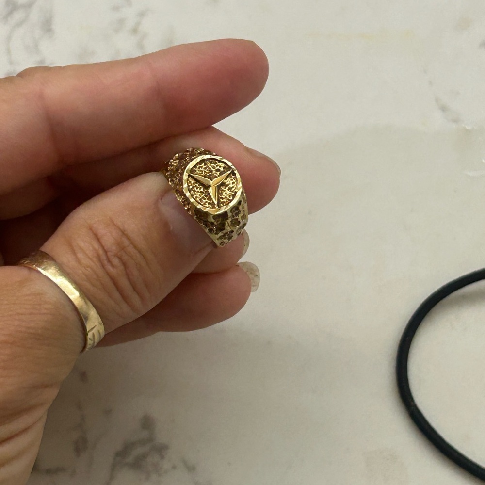 Gold Filigree Ring - Picture 5 of 6